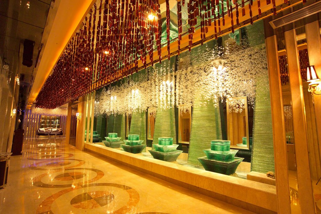 Mẫu thiết kế phòng karaoke đẹp phong cách tân cổ điển sang trọng