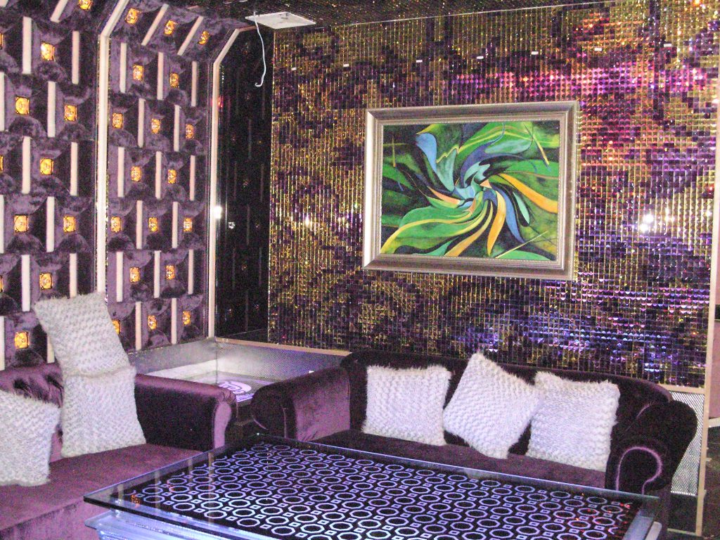 Mẫu nội thất phòng karaoke và cách chọn