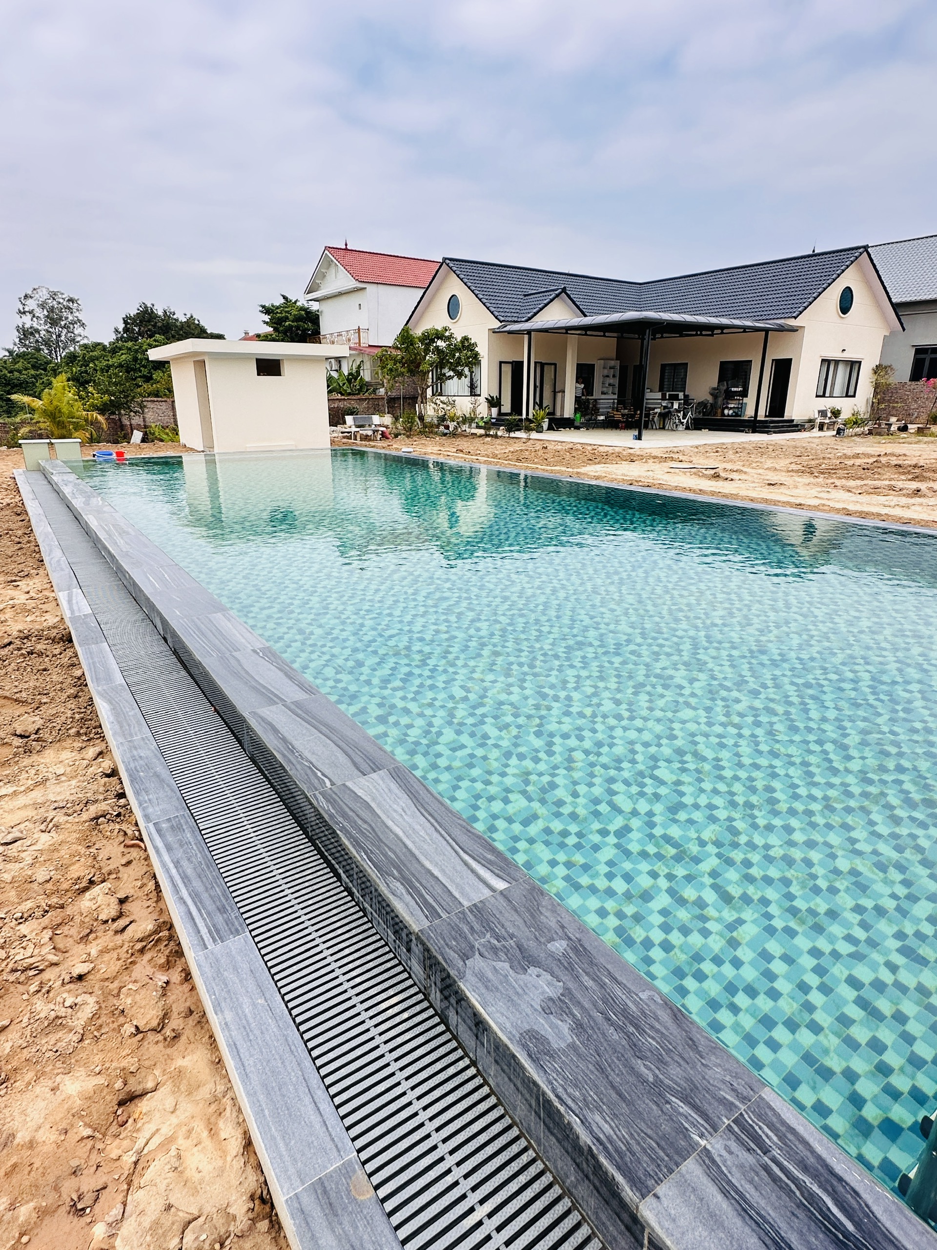 Resort nghỉ dưỡng Sóc Sơn bên hồ bơi — ảnh 1