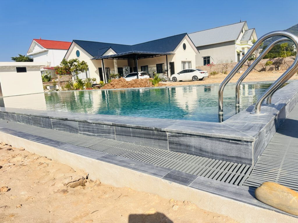 Resort nghỉ dưỡng Sóc Sơn bên hồ bơi